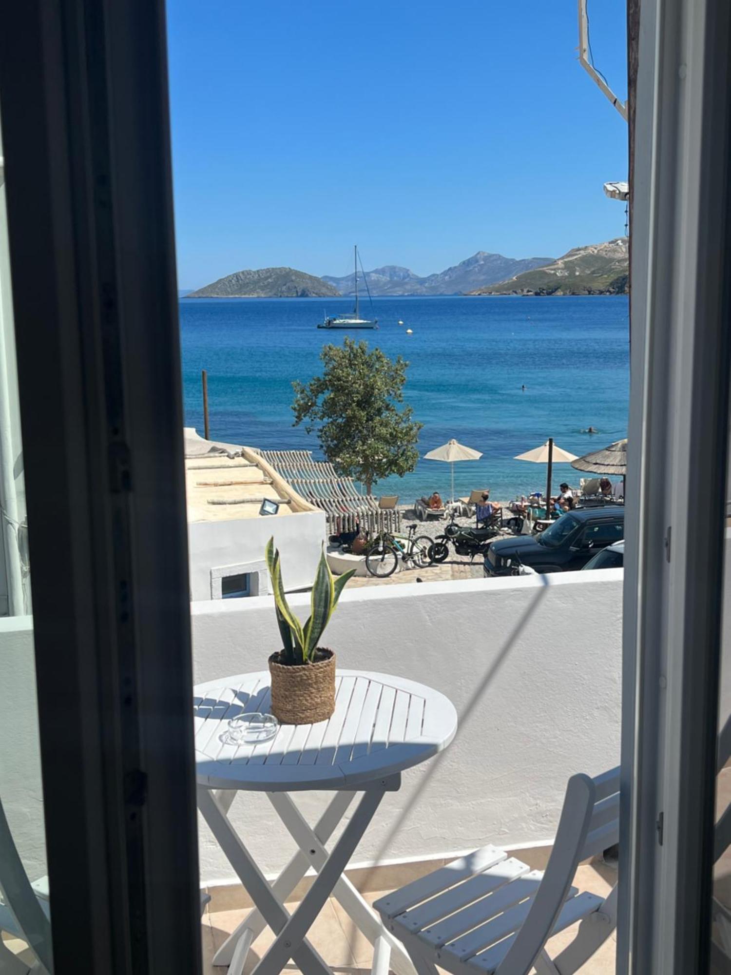 White Island Rooms Panteli Exterior photo