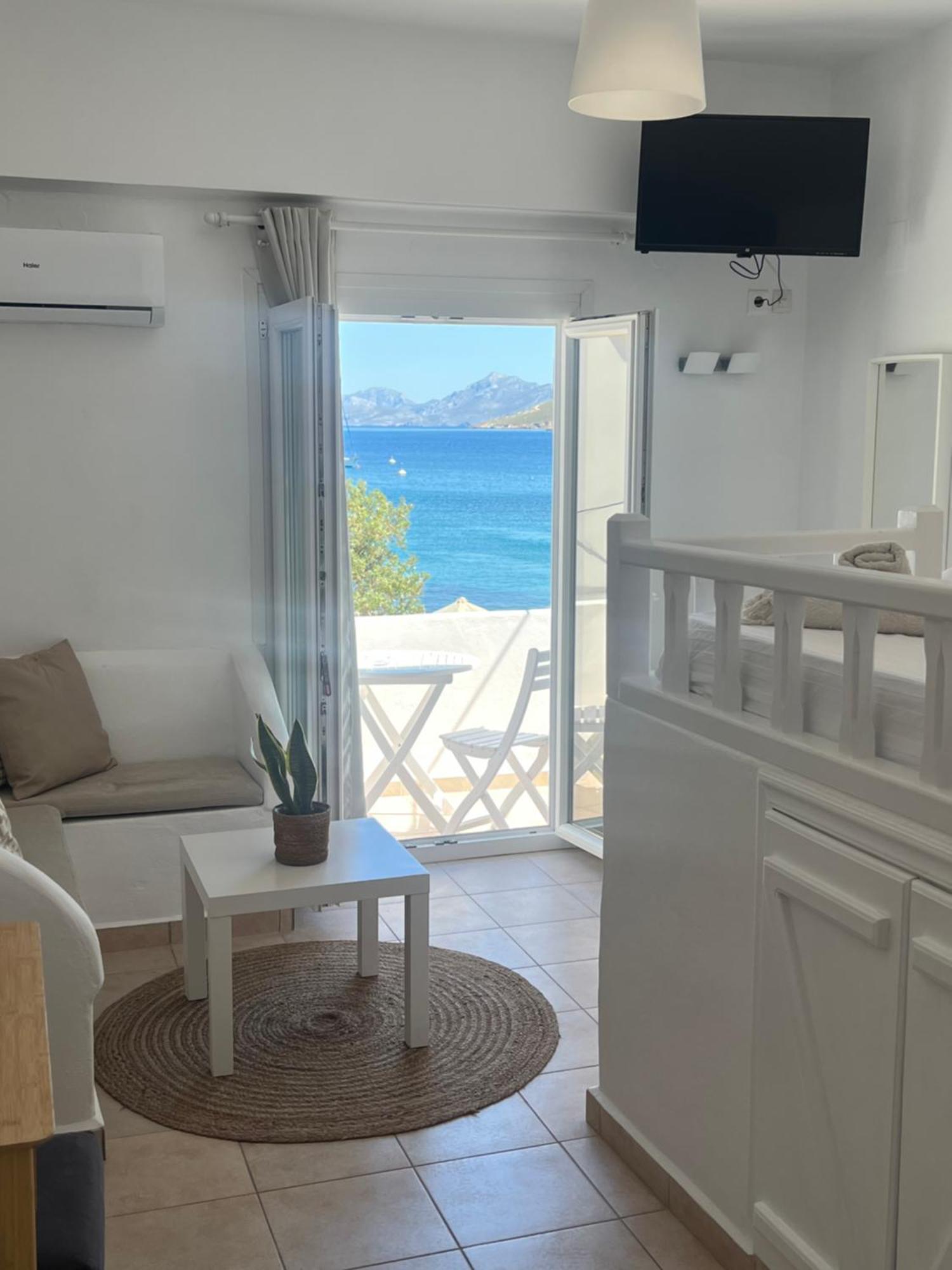 White Island Rooms Panteli Exterior photo